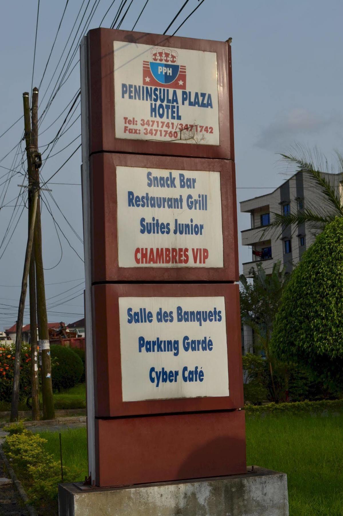 Peninsula Hotel Douala Exterior photo